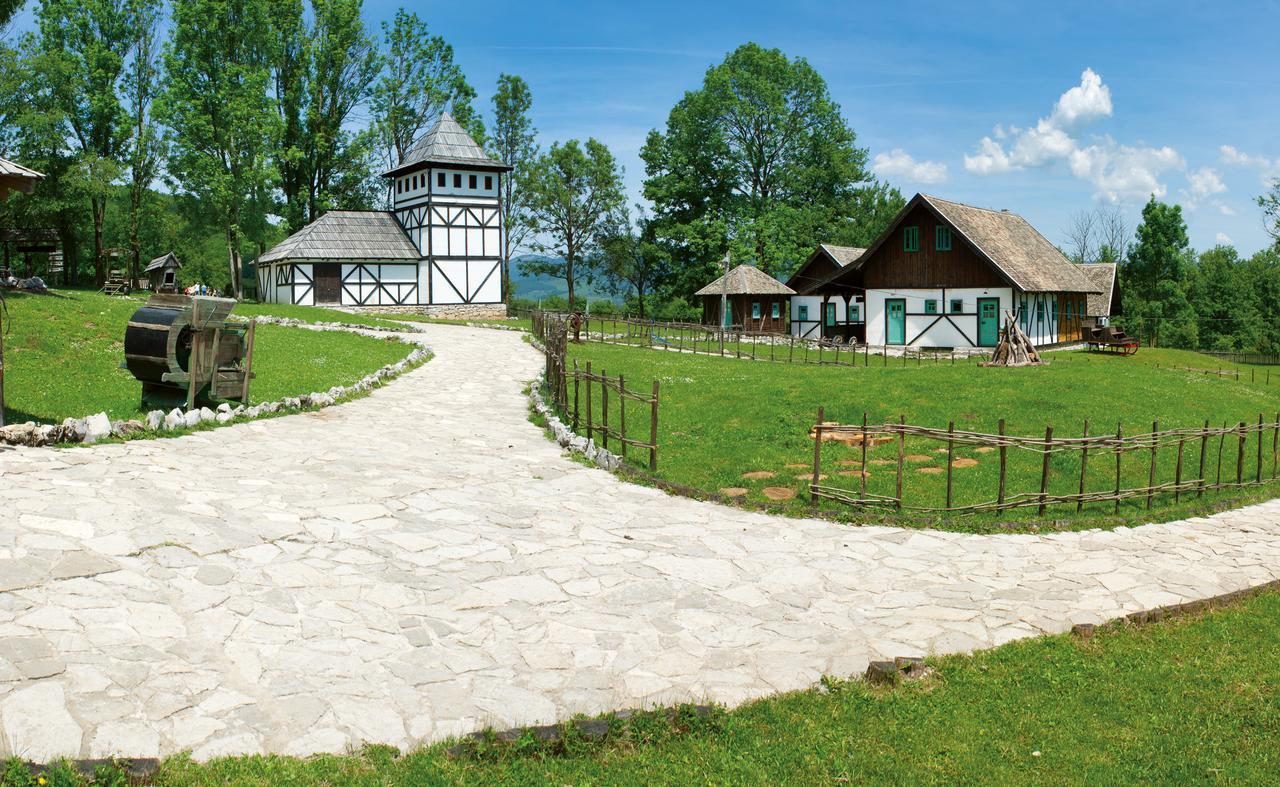 Farm Stay Cardaklije Kulen Vakuf Luaran gambar